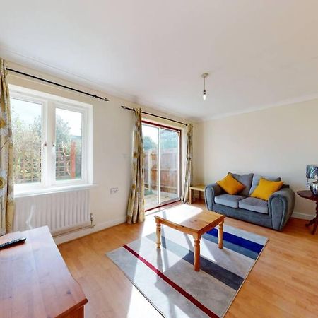 Super 2 bed House wPrivateParking&PrivateGarden Londen Buitenkant foto